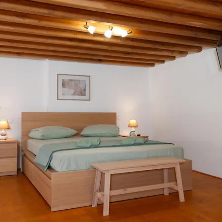 το λιοτρίβι του σπίθα Apartamento Ano Petali